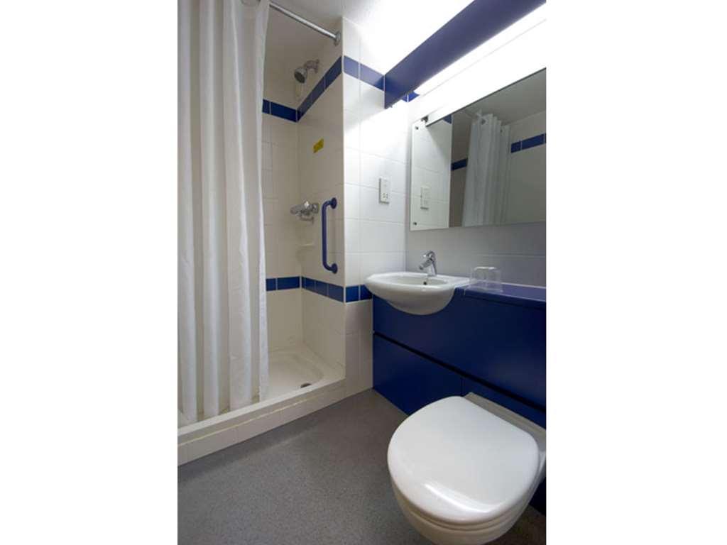 Travelodge Leeds Bradford Airport 3*