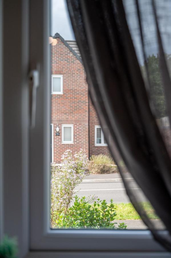 Wykebeck Mount By Our Short Stunning New Build With Plenty Of Free Parking And Fast Wifi