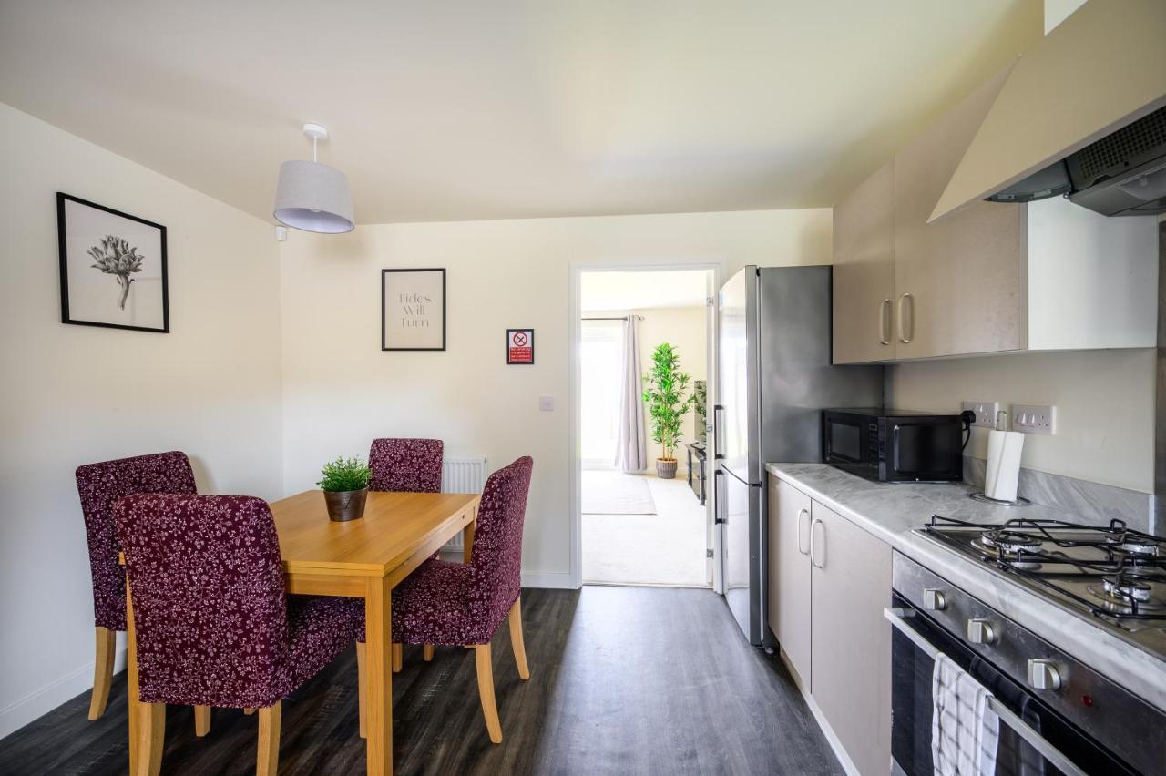 Wykebeck Mount By Our Short Stunning New Build With Plenty Of Free Parking And Fast Wifi Holiday home