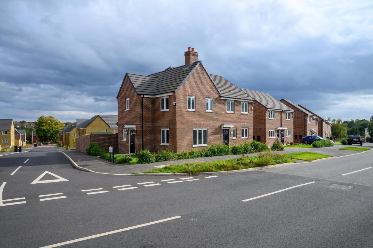 Wykebeck Mount By Our Short Stunning New Build With Plenty Of Free Parking And Fast Wifi Holiday home