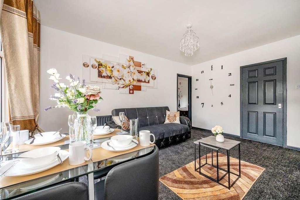 *2s6g* For Your Relaxed & Cosy + Free Parking + Free Fast Wifi * Leeds (West Yorkshire)