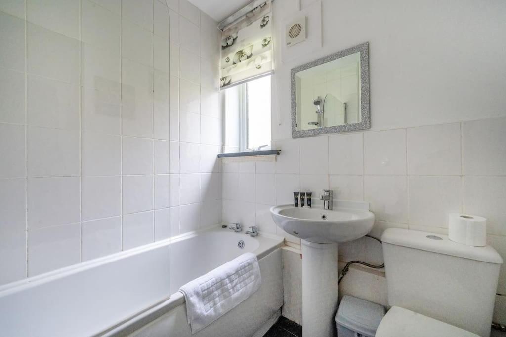 Apartment *2s6g* For Your Relaxed & Cosy + Free Parking + Free Fast Wifi * *