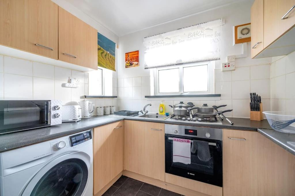 *2s6g* For Your Relaxed & Cosy + Free Parking + Free Fast Wifi * Apartment Leeds (West Yorkshire)