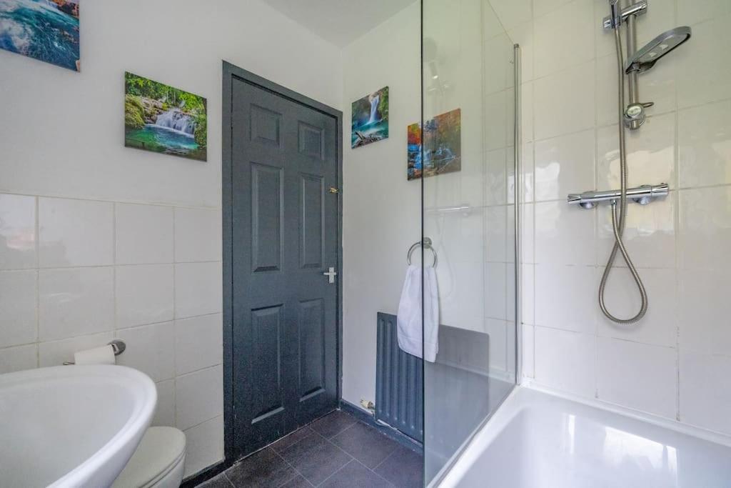 *2s6g* For Your Relaxed & Cosy + Free Parking + Free Fast Wifi * Apartment *