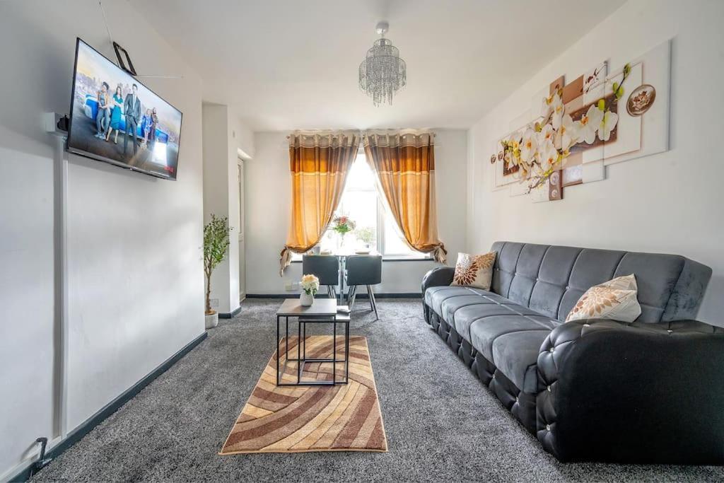 *2s6g* For Your Relaxed & Cosy + Free Parking + Free Fast Wifi * Leeds (West Yorkshire)