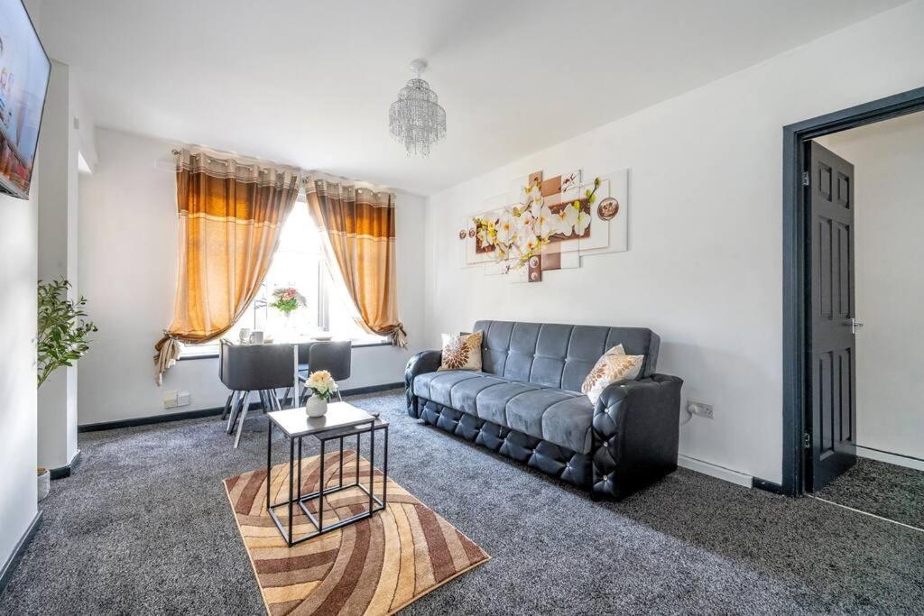*2s6g* For Your Relaxed & Cosy + Free Parking + Free Fast Wifi * * Leeds (West Yorkshire)