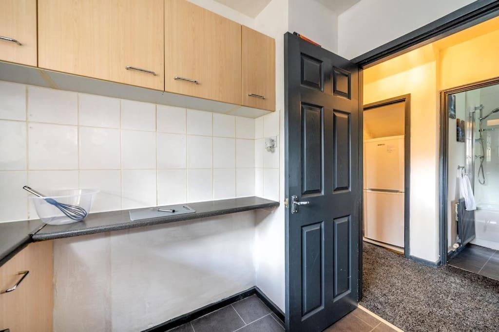 *2s6g* For Your Relaxed & Cosy + Free Parking + Free Fast Wifi * *
