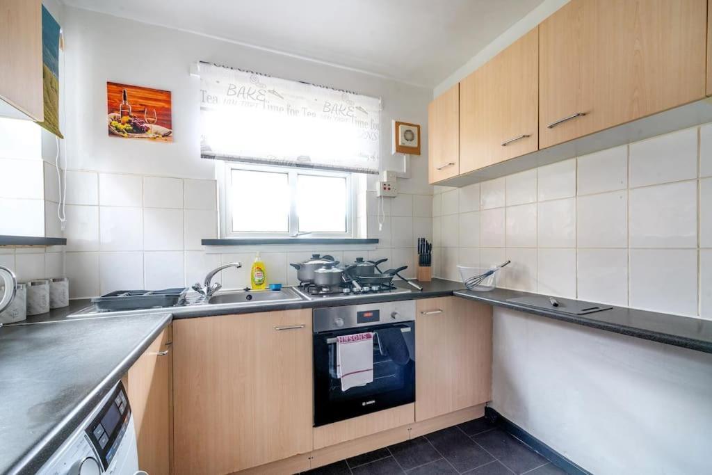 *2s6g* For Your Relaxed & Cosy + Free Parking + Free Fast Wifi * Apartment Leeds (West Yorkshire)