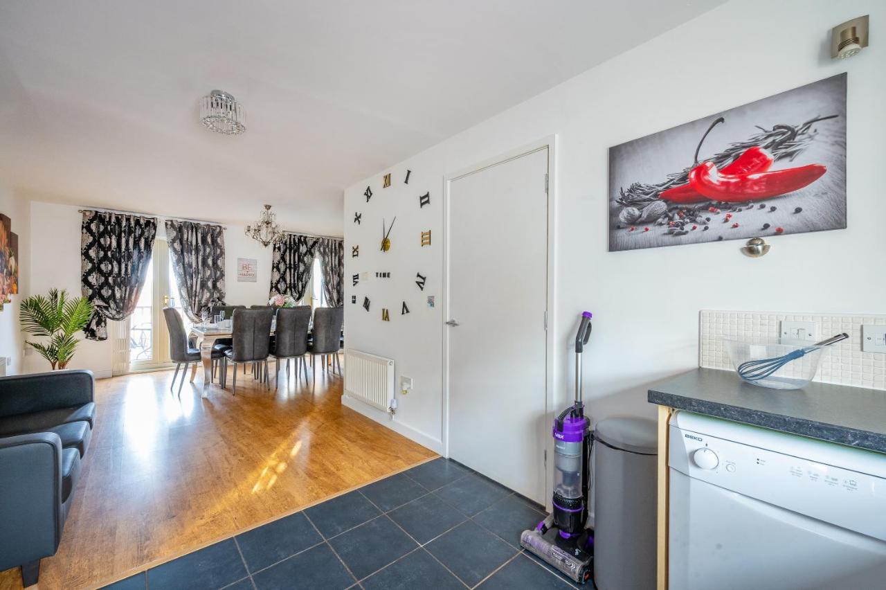 *rc27r* For Your Relaxed & Cosy + Parking * Leeds (West Yorkshire)