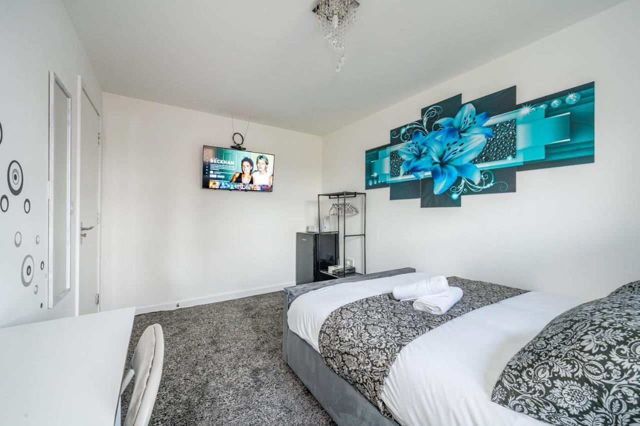 *rc27r* For Your Relaxed & Cosy + Parking Leeds (West Yorkshire)