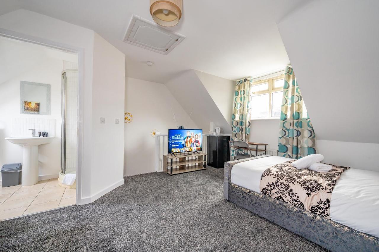 Homestay *ra27r* For Your Most Relaxed & Cosy + Free Parking + Free Fast Wifi * *