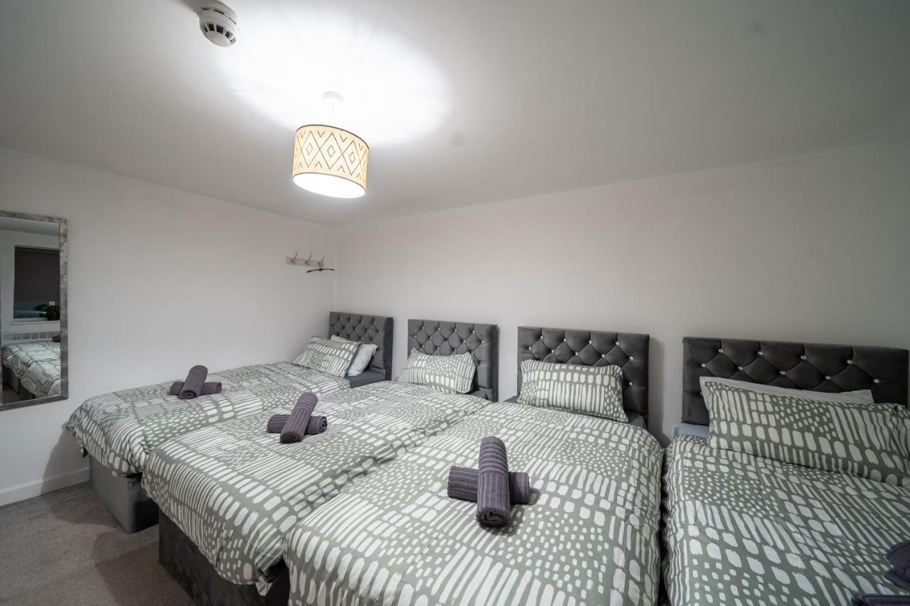Cozy 2-bedroom Ground-floor Near Kirkstall Shopping Centre