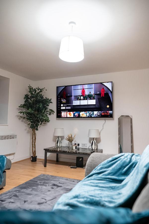 Cozy 2-bedroom Ground-floor Near Kirkstall Shopping Centre Apartment Leeds (West Yorkshire)