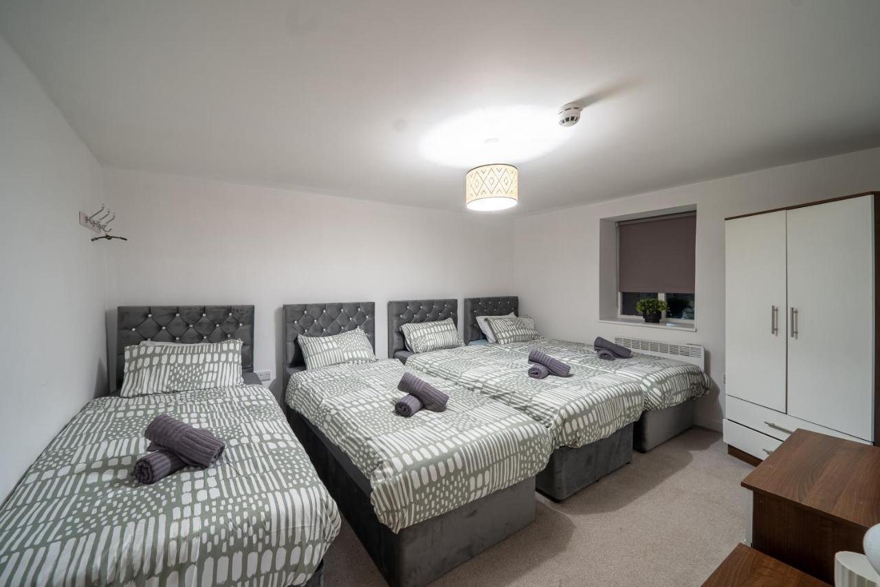 Cozy 2-bedroom Ground-floor Near Kirkstall Shopping Centre