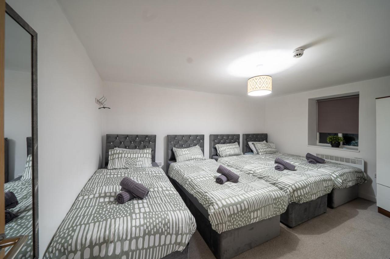 Cozy 2-bedroom Ground-floor Near Kirkstall Shopping Centre * Leeds (West Yorkshire)