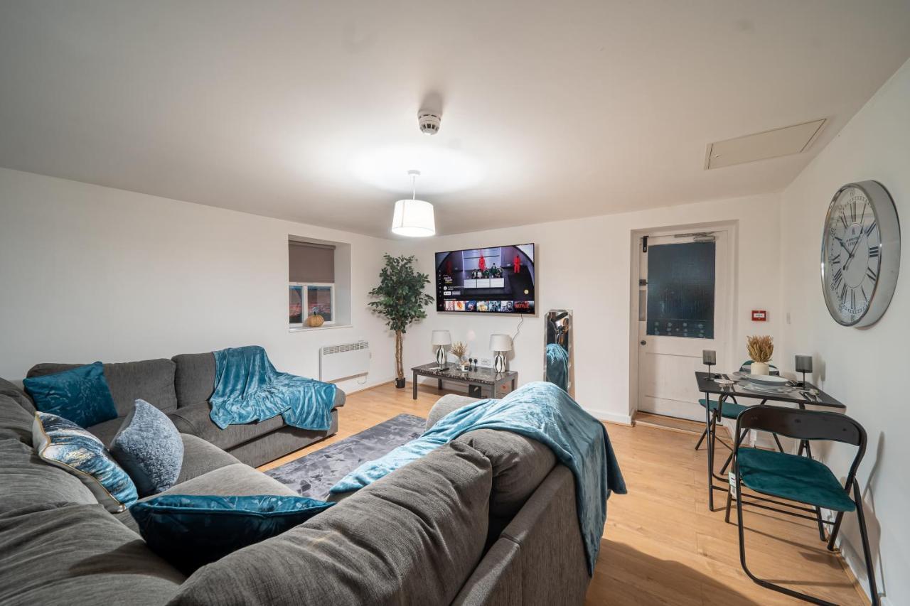 Apartment Cozy 2-bedroom Ground-floor Near Kirkstall Shopping Centre