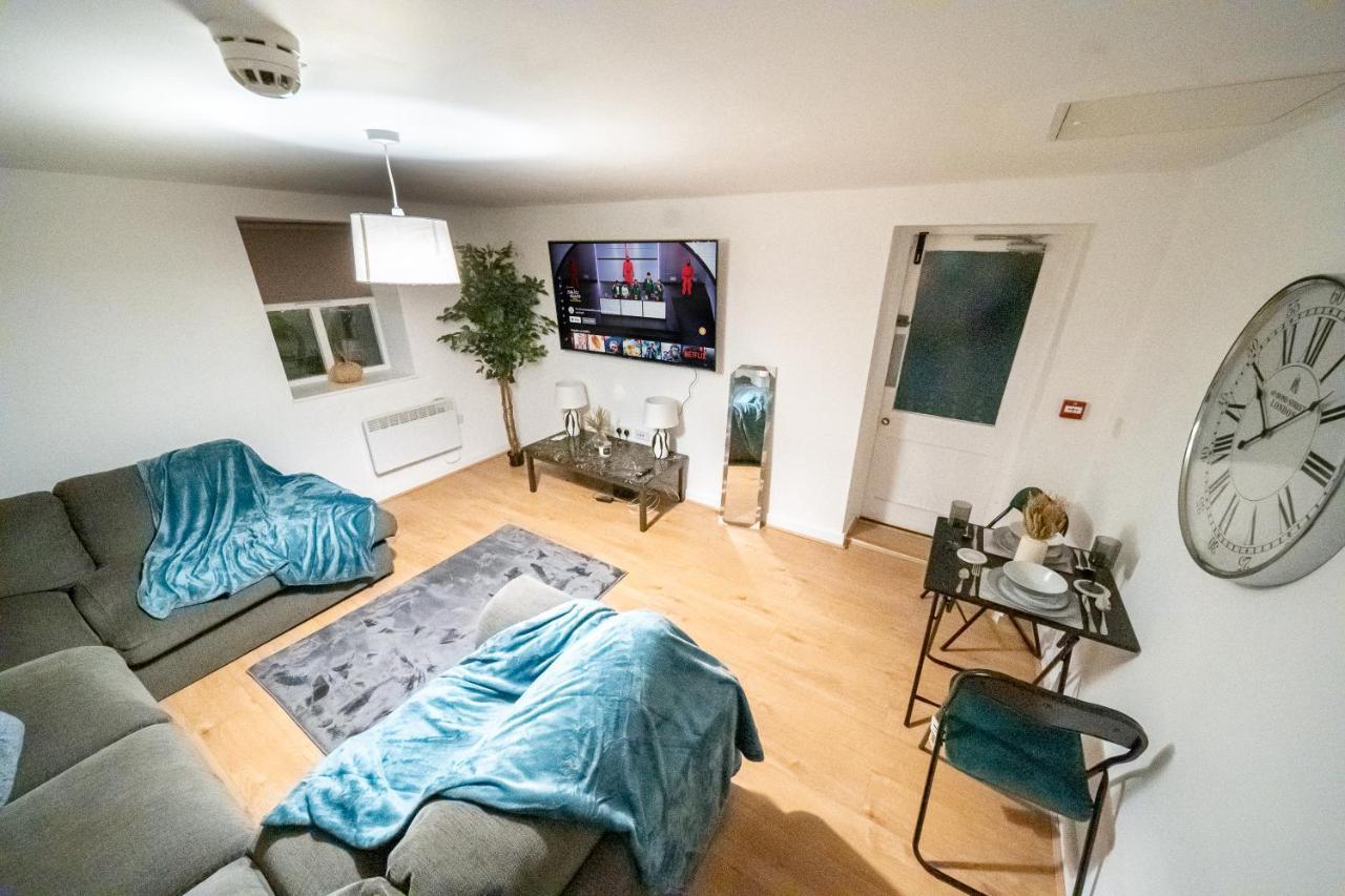 Cozy 2-bedroom Ground-floor Near Kirkstall Shopping Centre Apartment