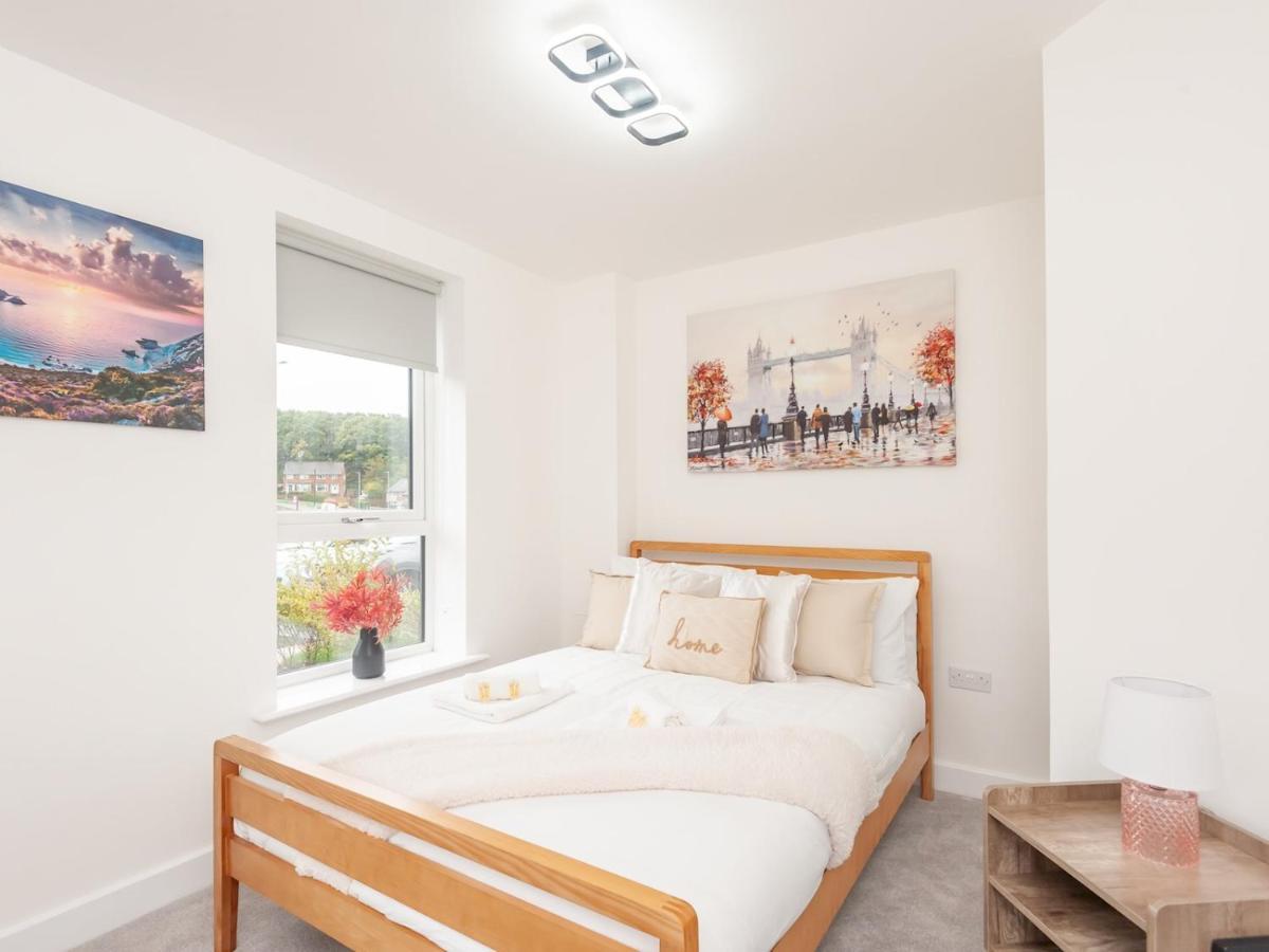 Pass The Keys Horsforth Haven - Brand New Townhouse With Balcony Holiday home