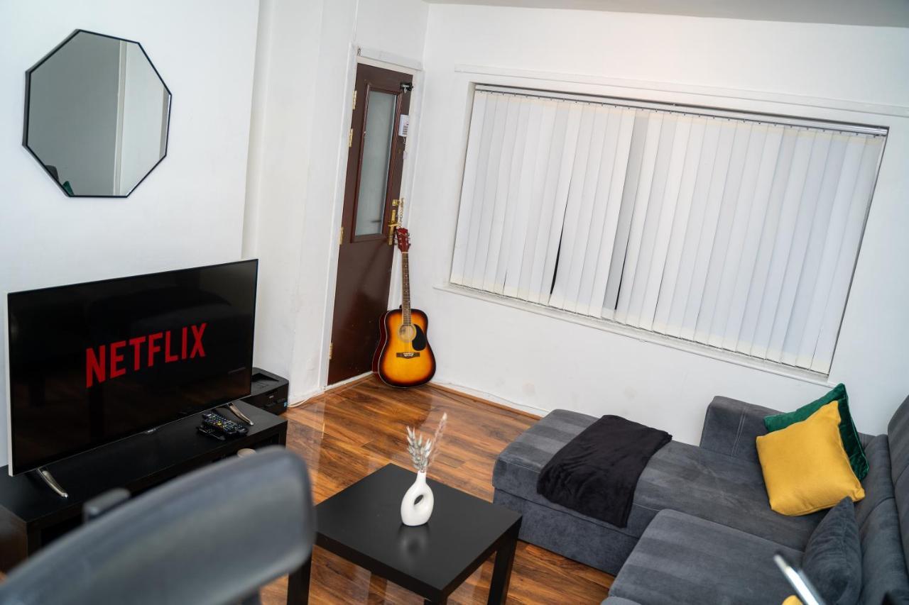 Stylish, Modern In Leeds Apartment *