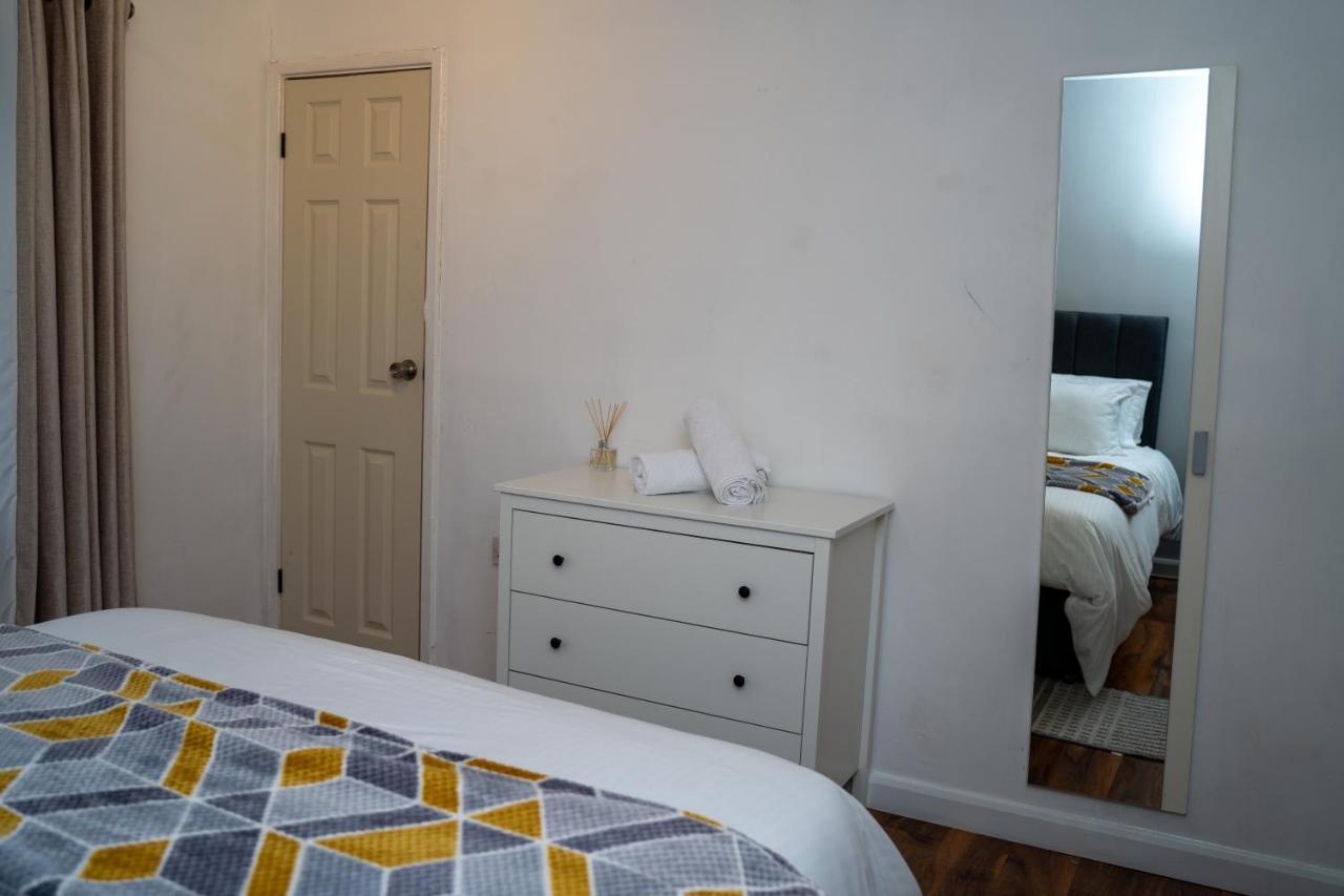 Apartment Stylish, Modern In Leeds