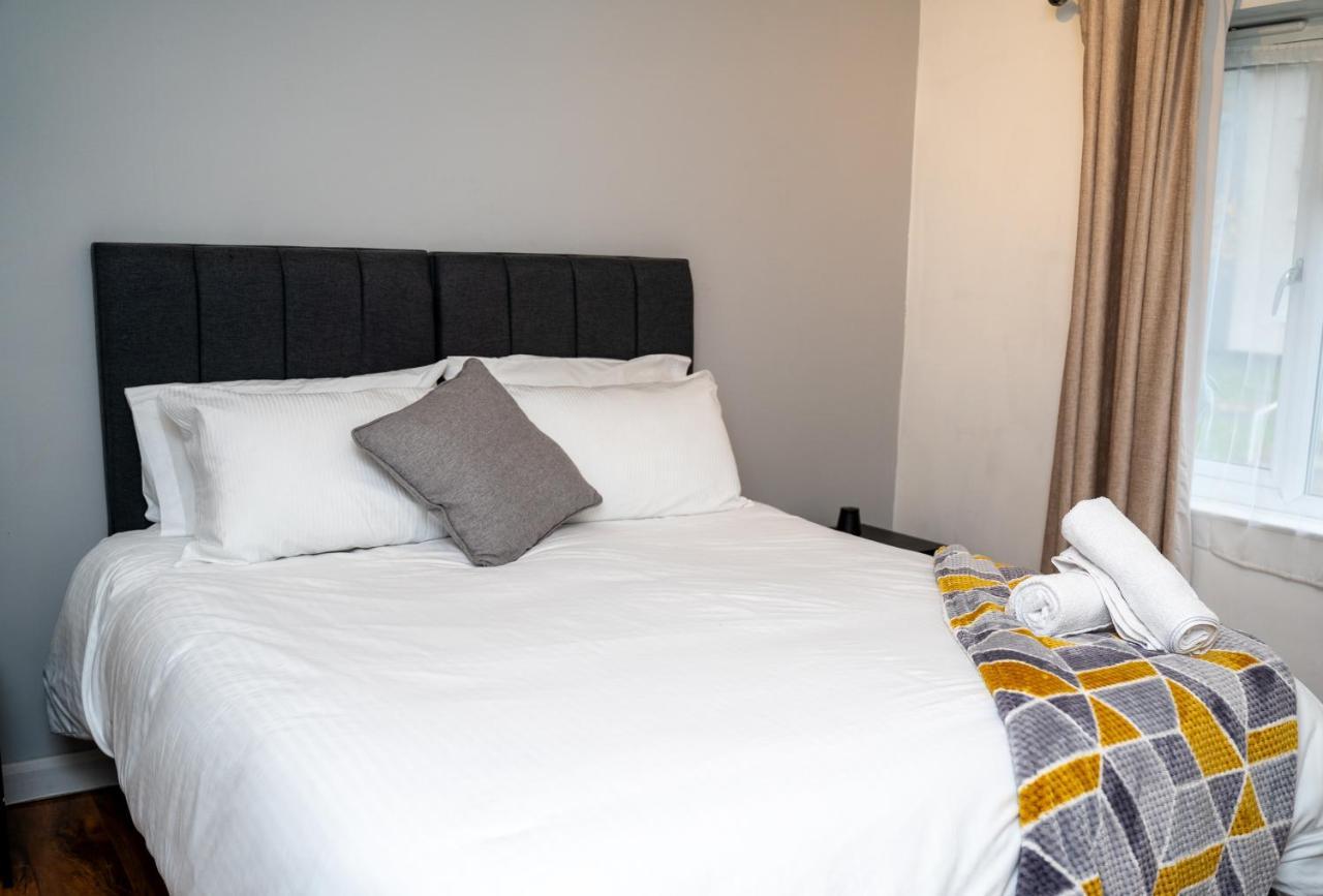 Stylish, Modern In Leeds Apartment