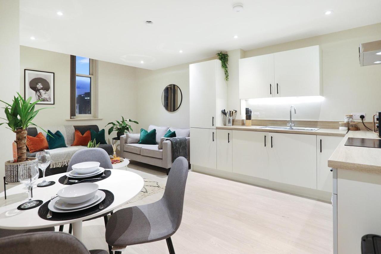 Apartment Beautifully Furnished Leeds Sleeps 5 Leeds (West Yorkshire)