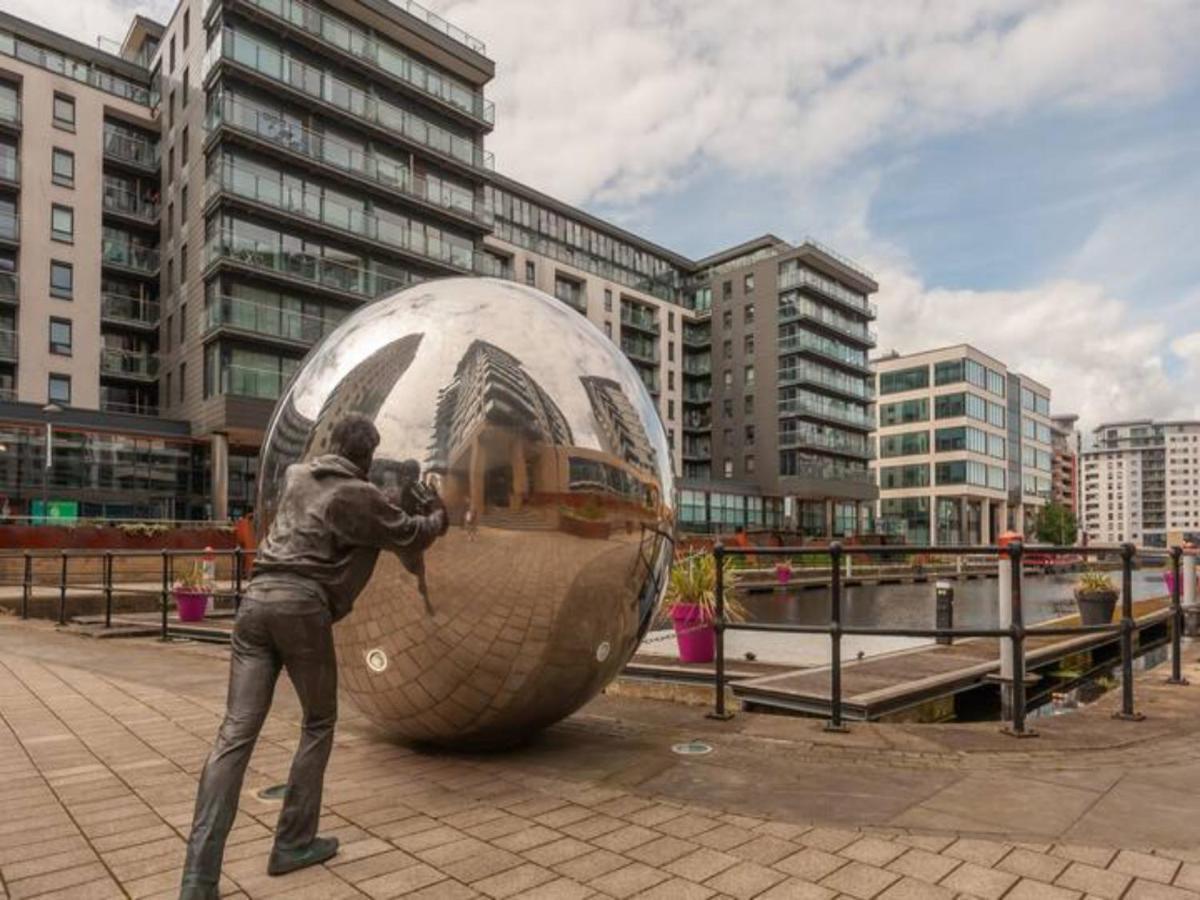 Pass The Keys Panoramic Serenity - Summer Bliss - Leeds Dock Apartment *