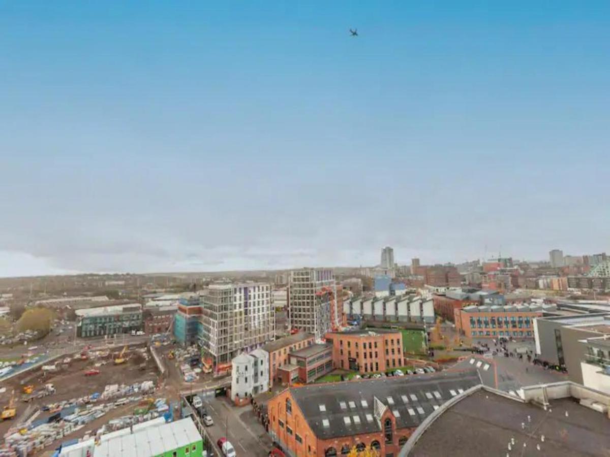 Pass The Keys Panoramic Serenity - Summer Bliss - Leeds Dock *
