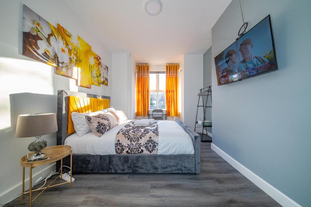 Homestay *rd12s* For Your Relaxed & Cosy + Free Parking + Free Fast Wifi * *