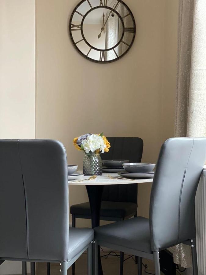 Apartment St House - Sleeps 8! Leeds (West Yorkshire)