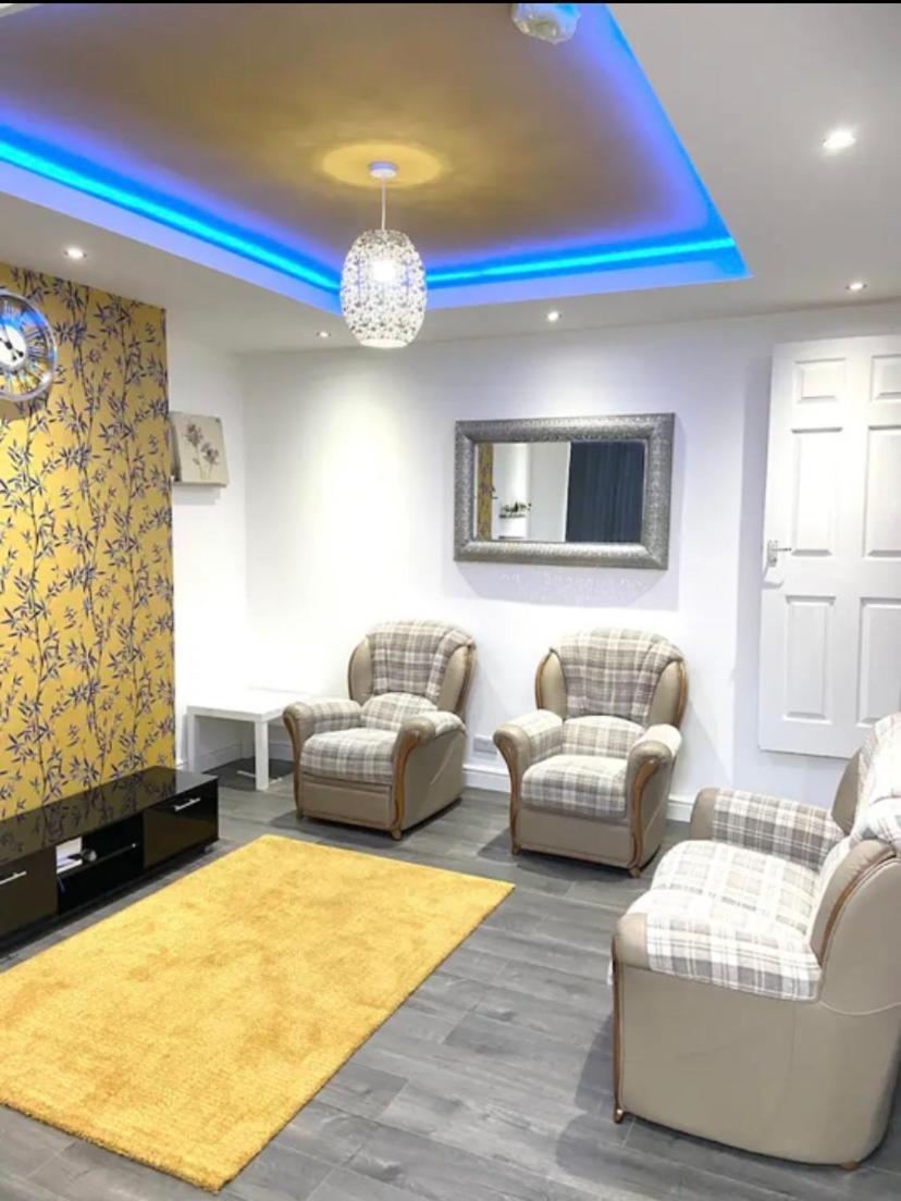 Comfy 2 Bedroom House Near Leeds Centre * Leeds (West Yorkshire)