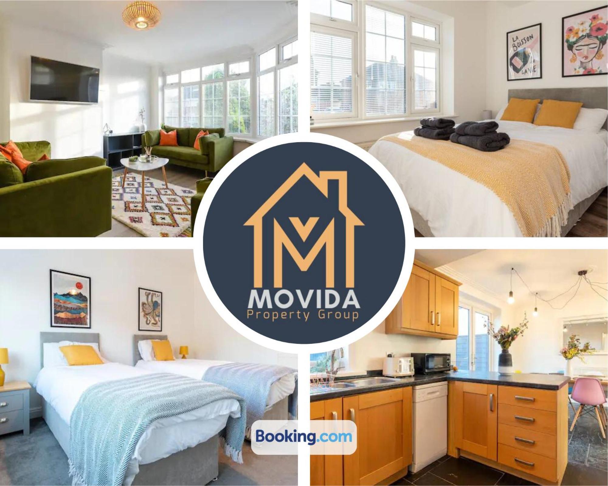 Holiday home Movida Modern: 6-bedroom House With Games *