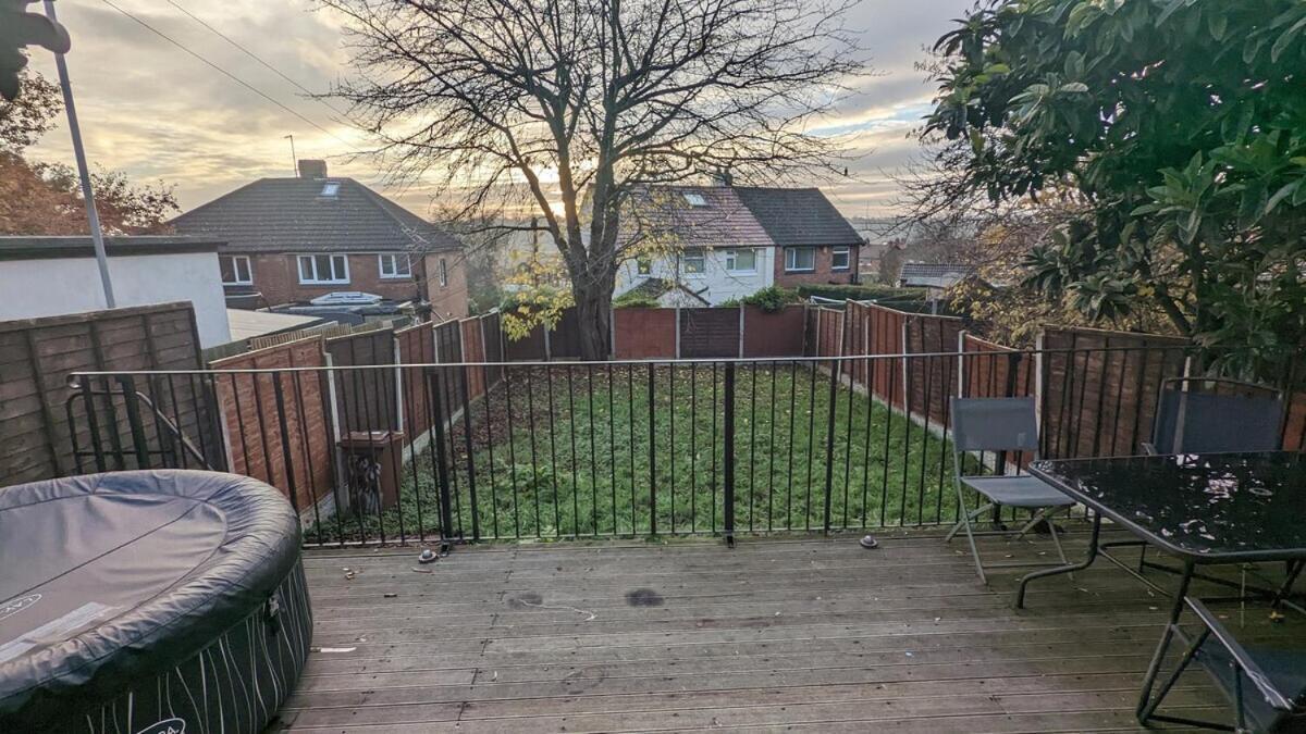 Super 7bed House - Hot Tub - Large Gathering Meets *