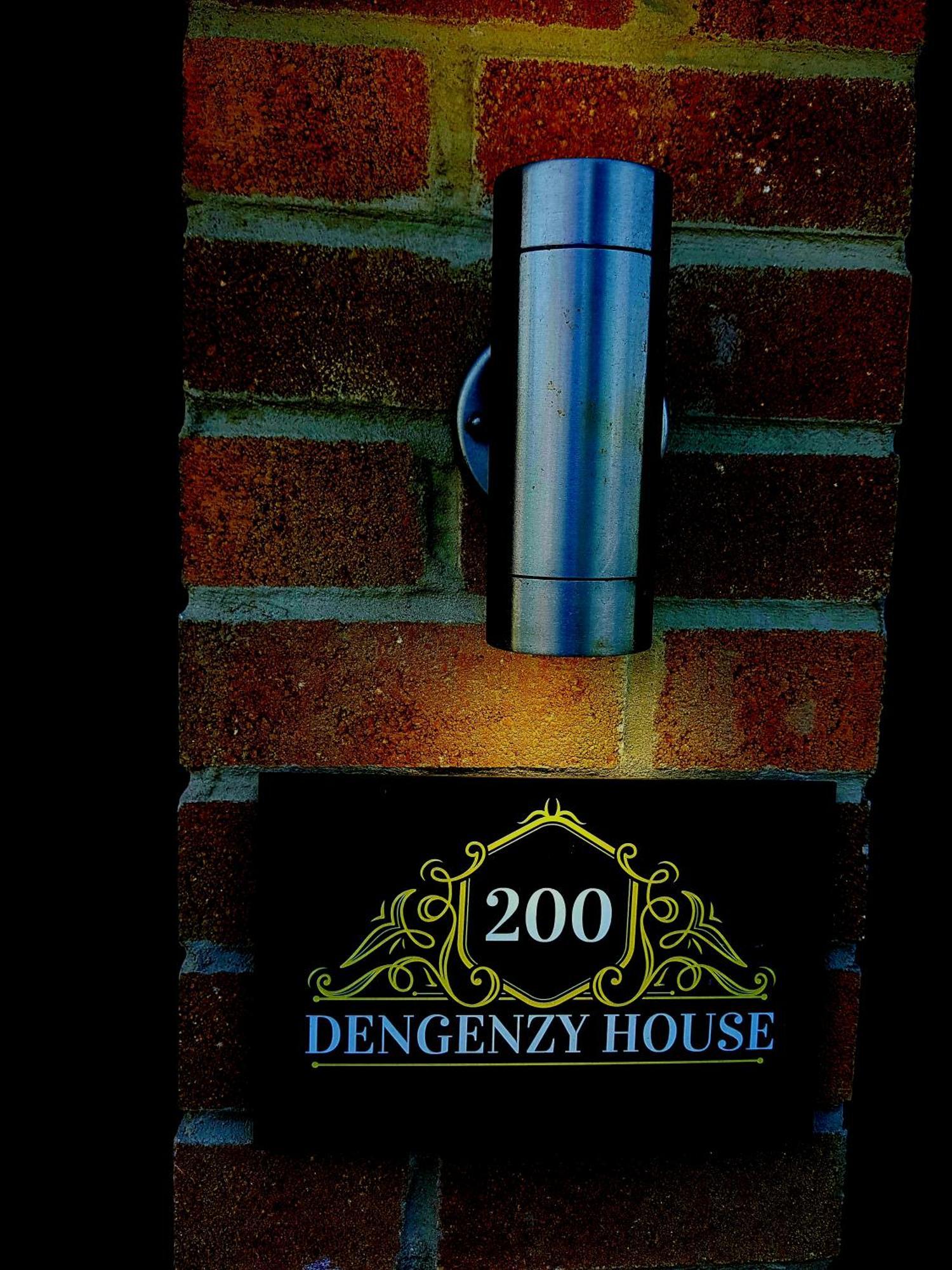 Dengenzy House Homestay Leeds (West Yorkshire)