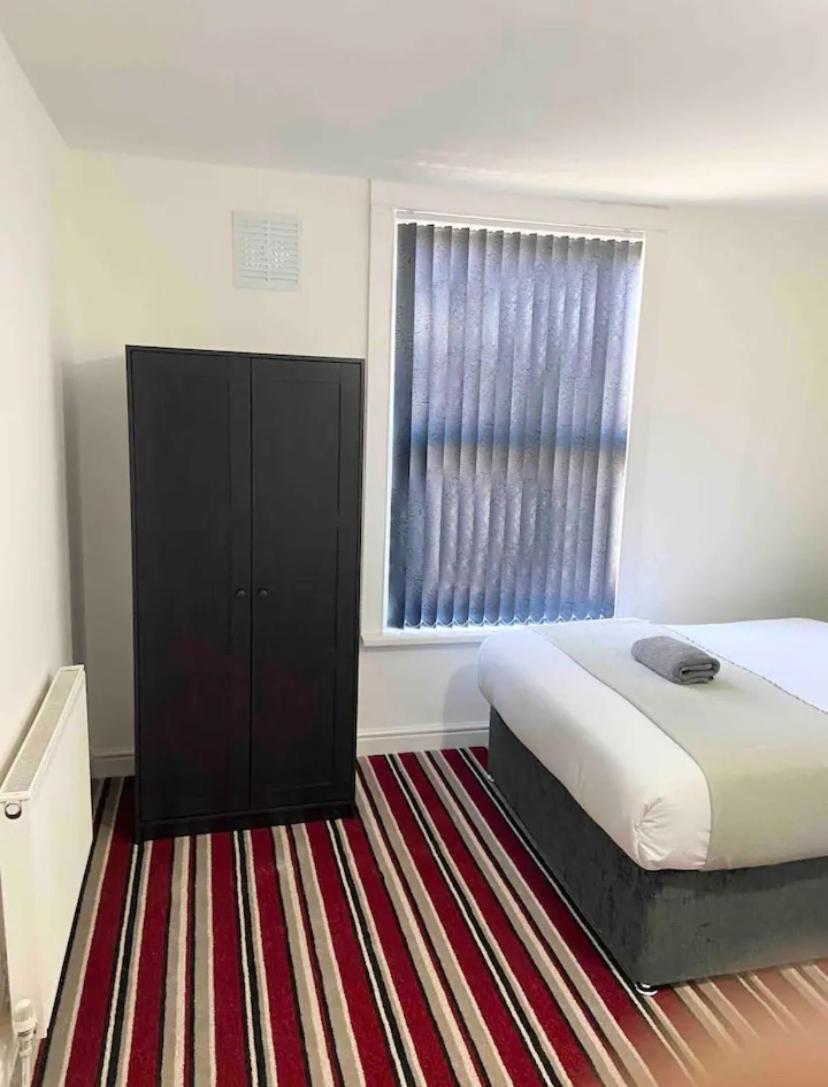 Holiday home Comfy 2 Bedroom House Near Leeds Centre