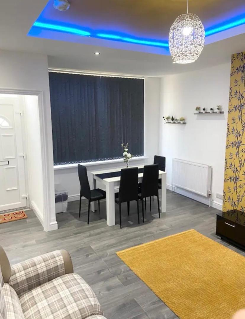 Comfy 2 Bedroom House Near Leeds Centre Leeds (West Yorkshire)
