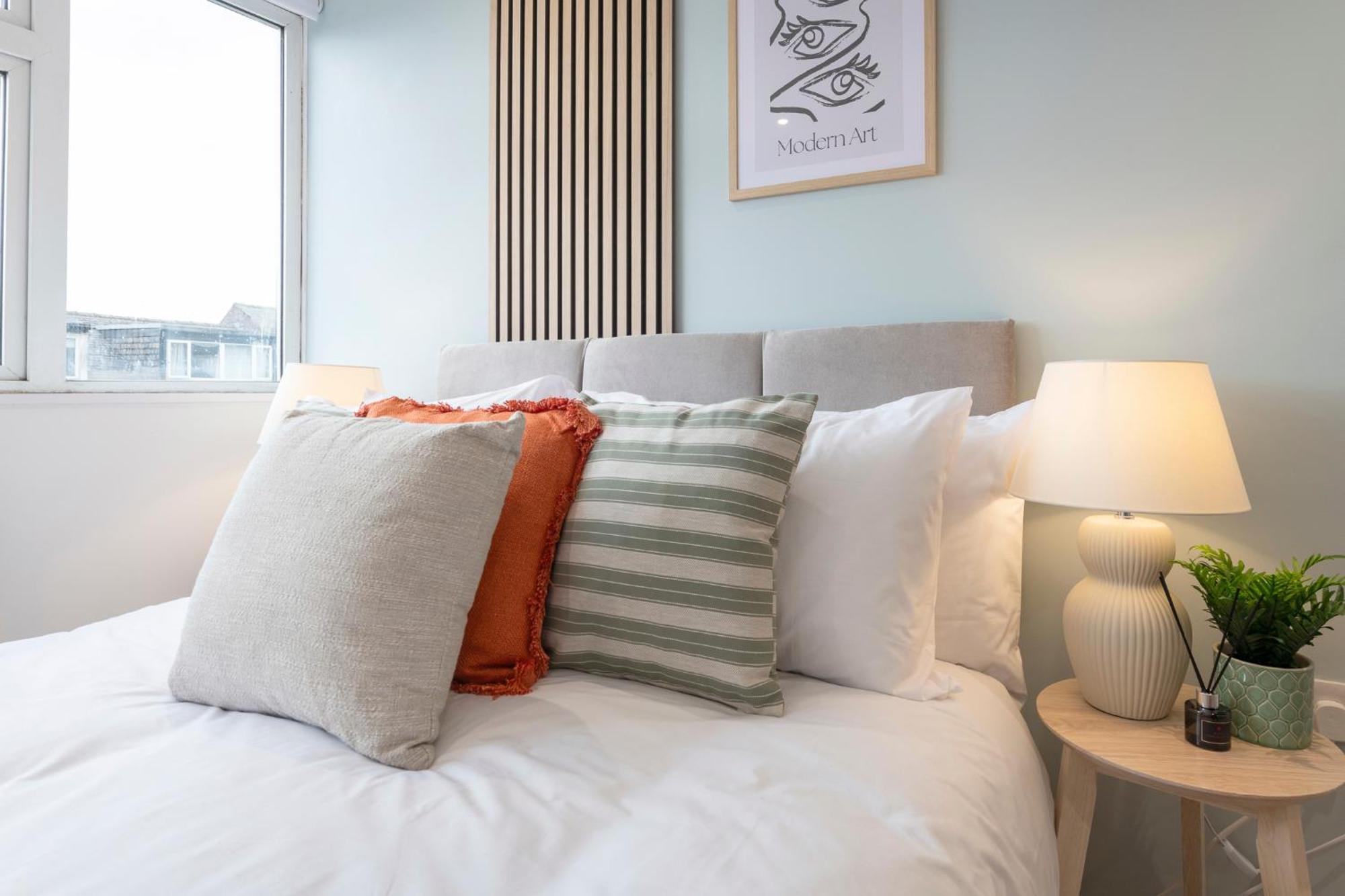 Close To Leeds Centre, 3 Bedrooms With Free Parking, Great For Contractors & Long Term Bookings - Nordstay Holiday home Leeds (West Yorkshire)