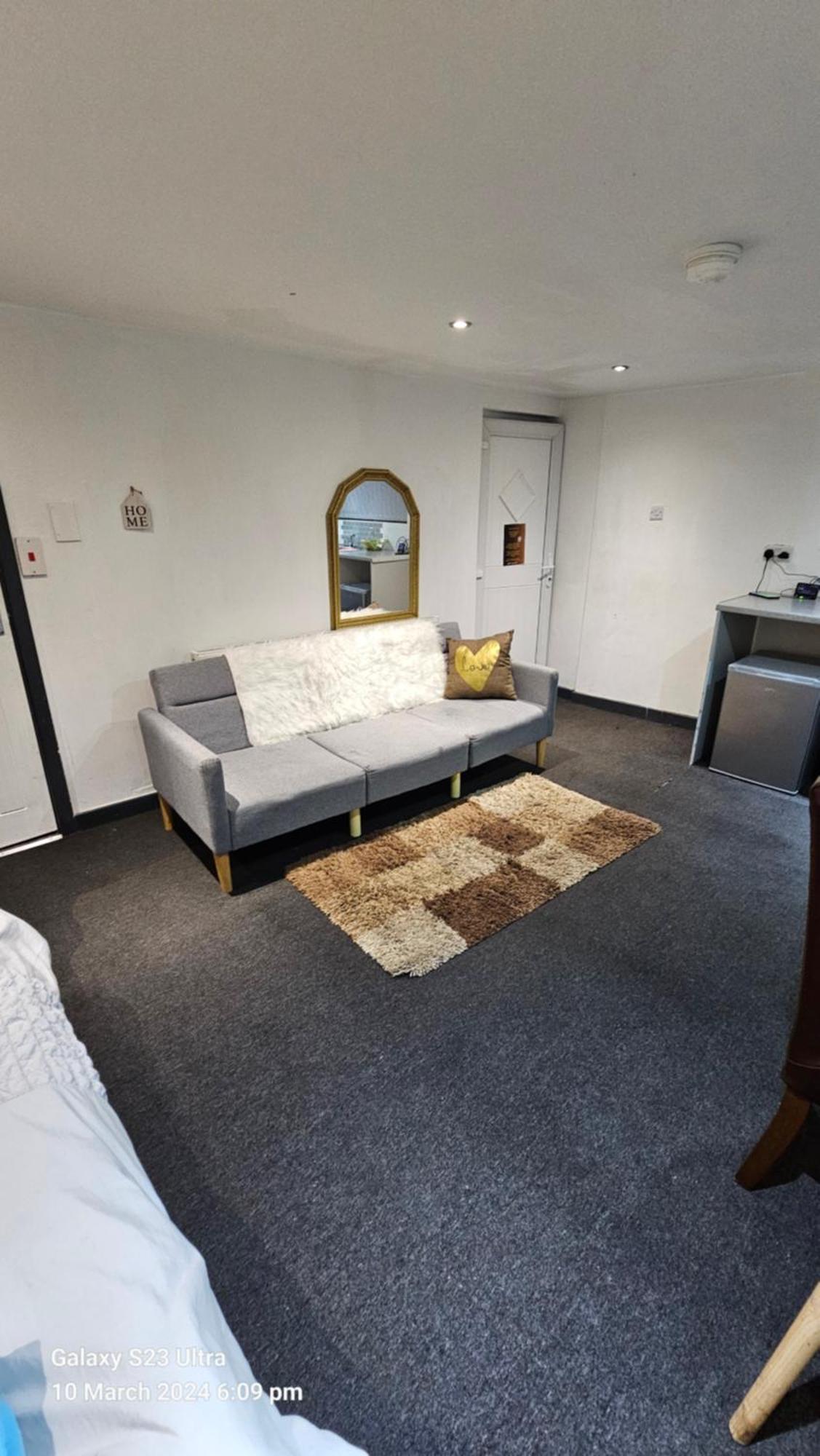 Beautiful En-suite Studio In Leeds -lower Floor Leeds (West Yorkshire)