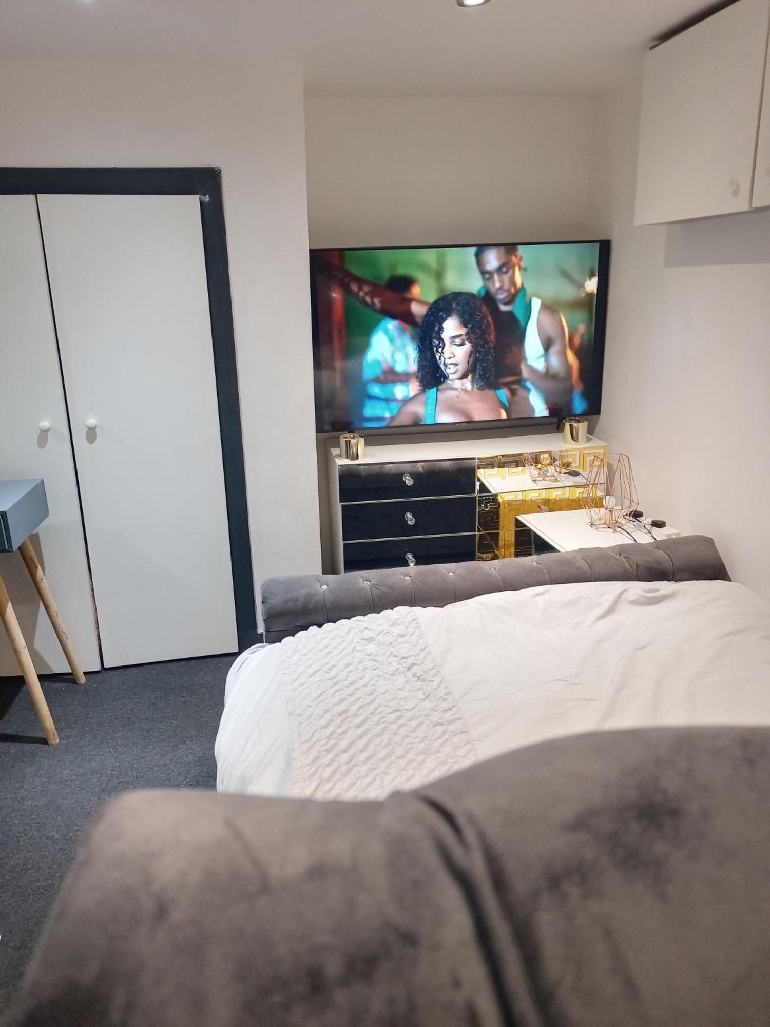 Beautiful En-suite Studio In Leeds -lower Floor