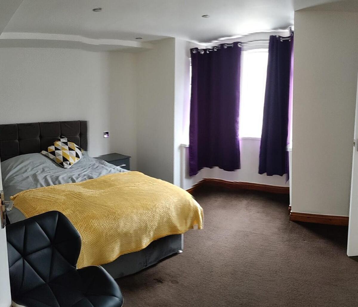 Super 7bed House - Hot Tub - Large Gathering Meets