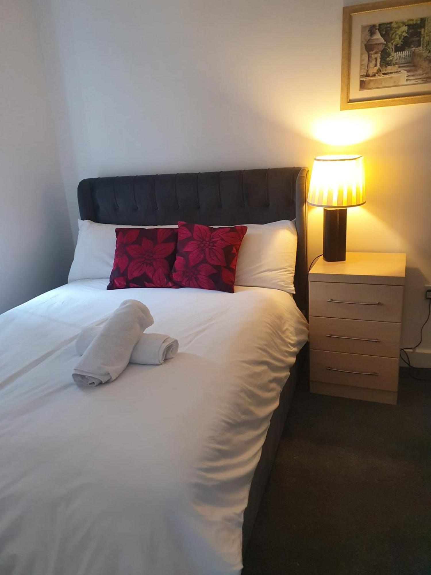 Beautiful New Family * Leeds (West Yorkshire)