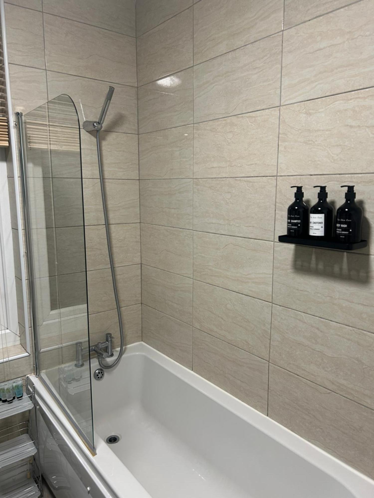 Apartment Modern 6-bed Near Leeds Centre *
