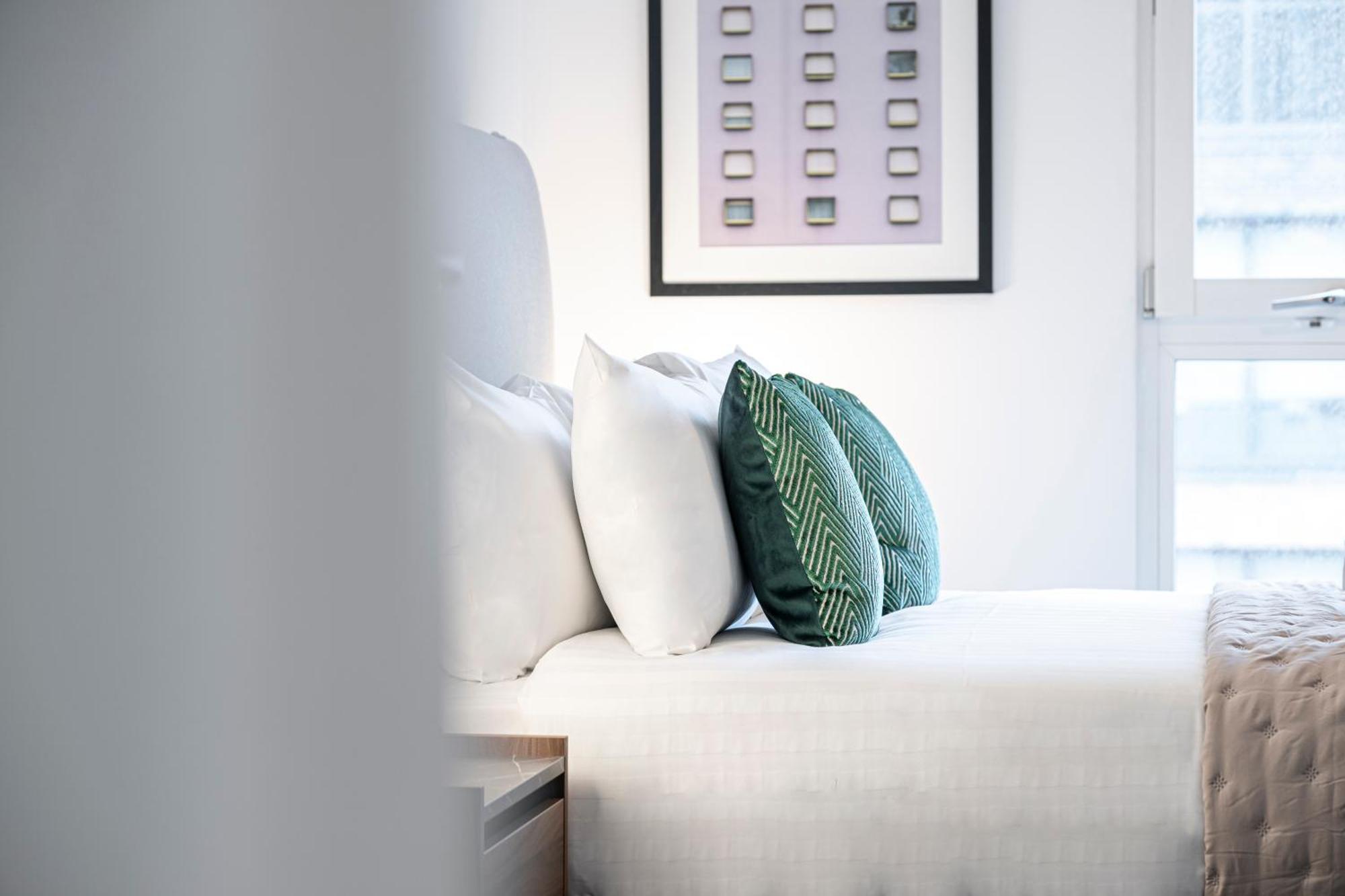 Monk Bridge Viaduct Apartment *