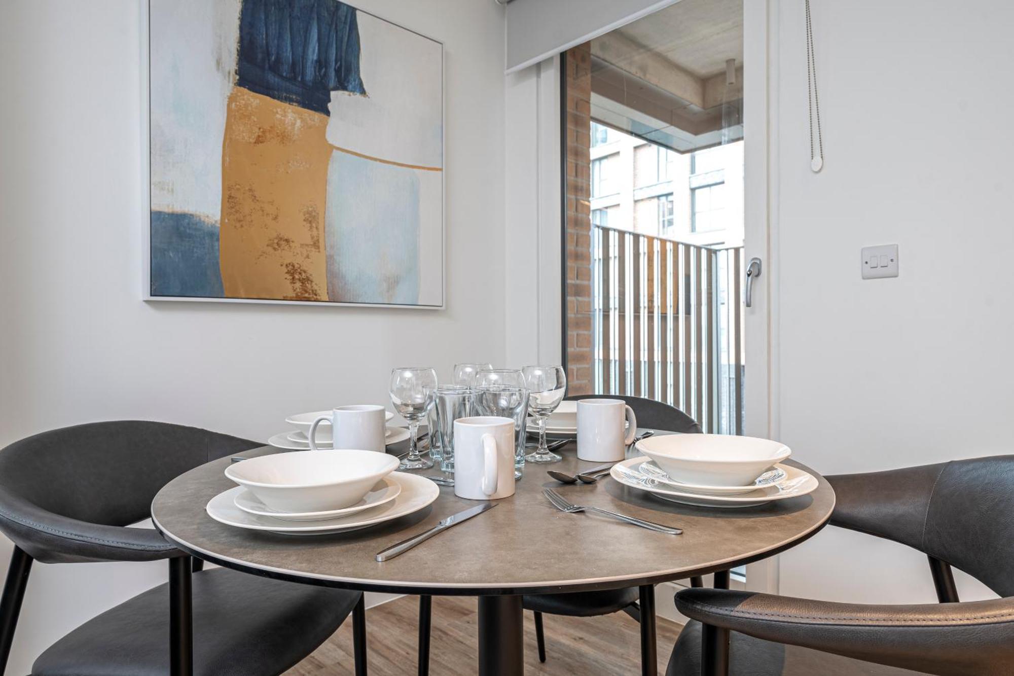 Monk Bridge Viaduct Apartment *