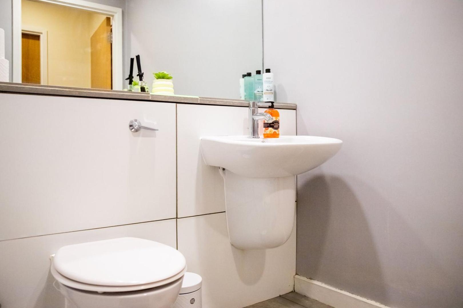 Leeds Vibrant 2 Bedroom Sleeps 4