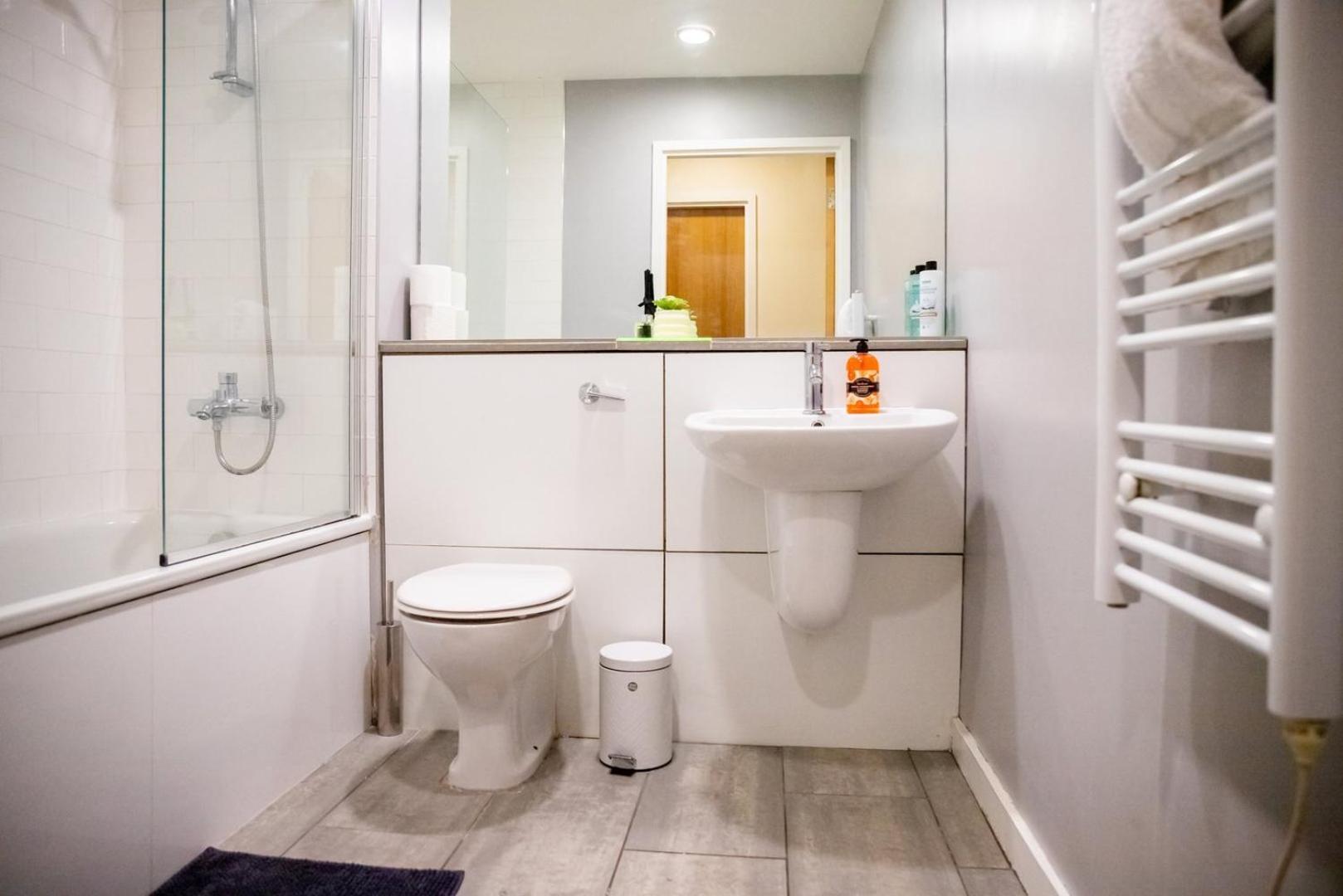 Leeds Vibrant 2 Bedroom Sleeps 4 Leeds (West Yorkshire)