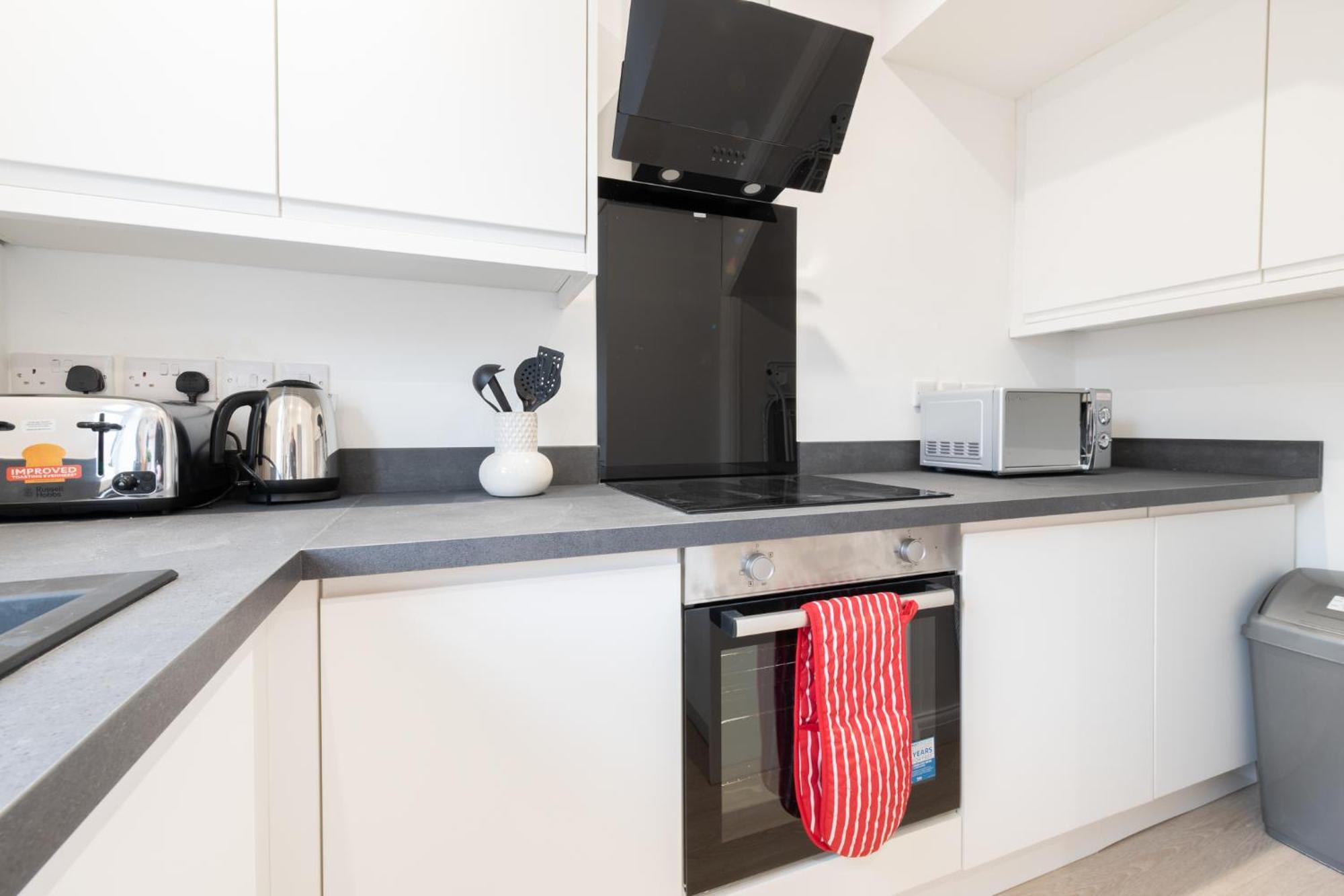Modern 2-bedroom House Near Leeds Centre, Ideal For Contractors & Long - Nordstay * Leeds (West Yorkshire)