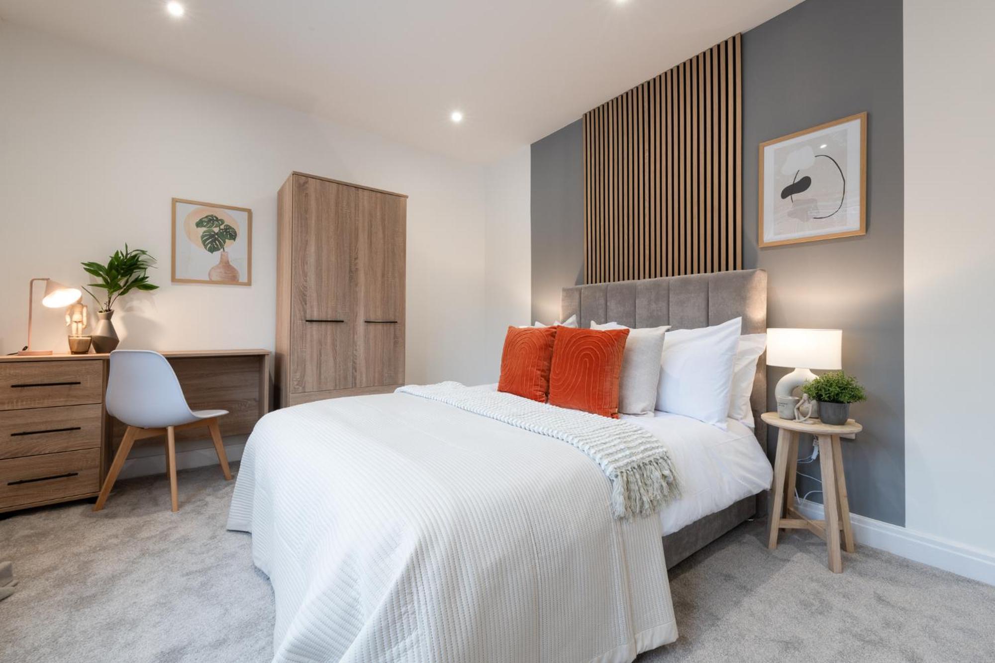 Modern 2-bedroom House Near Leeds Centre, Ideal For Contractors & Long - Nordstay