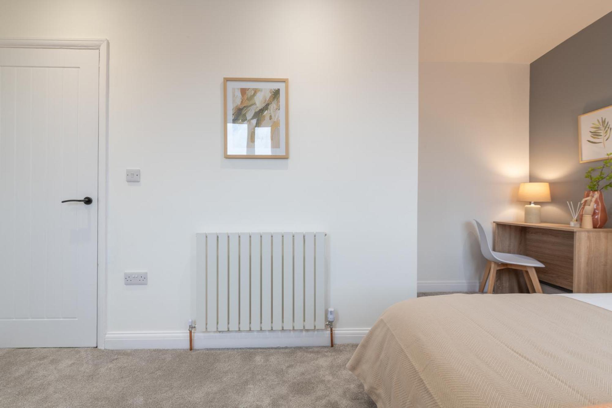 Modern 2-bedroom House Near Leeds Centre, Ideal For Contractors & Long - Nordstay Leeds (West Yorkshire)