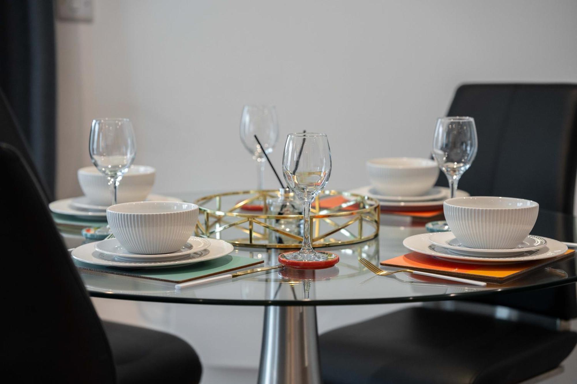 Luxury 3-bed, 3-bath Penthouse - Leeds Centre - Underground Parking Apartment Leeds (West Yorkshire)